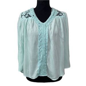 New Directions Embroidery Print Blue Top(Size
Petite Medium)